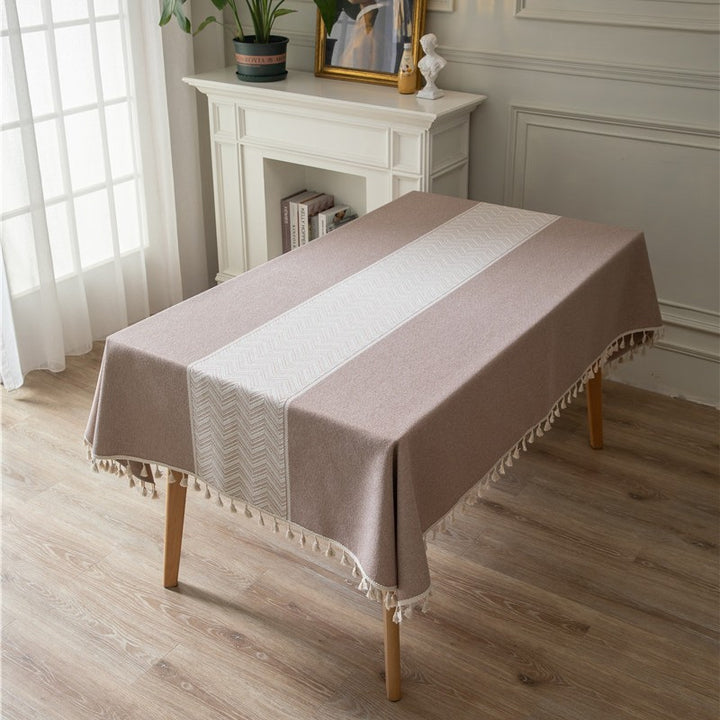 Elegante gewebte Tischdecke mit Quastenfransen