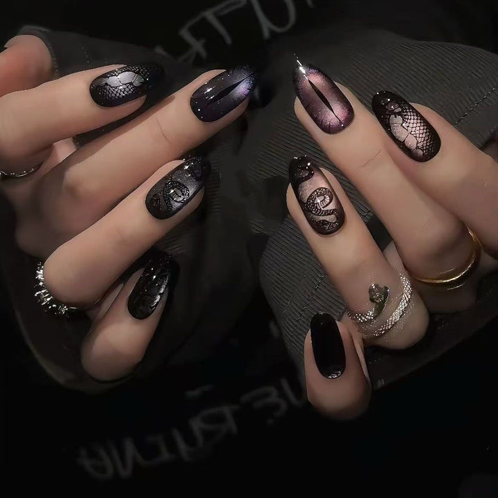 Künstlerisches von der Gotik inspiriertes langes Press-On-Nagel-Set Karnz