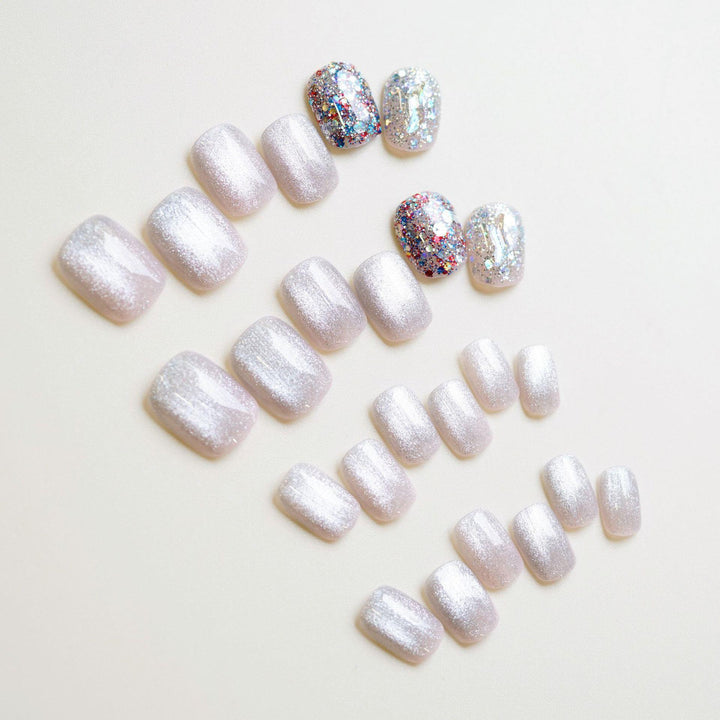 Glitzerndes Press-On Nagelset mit künstlerischem Foliendesign Karnz