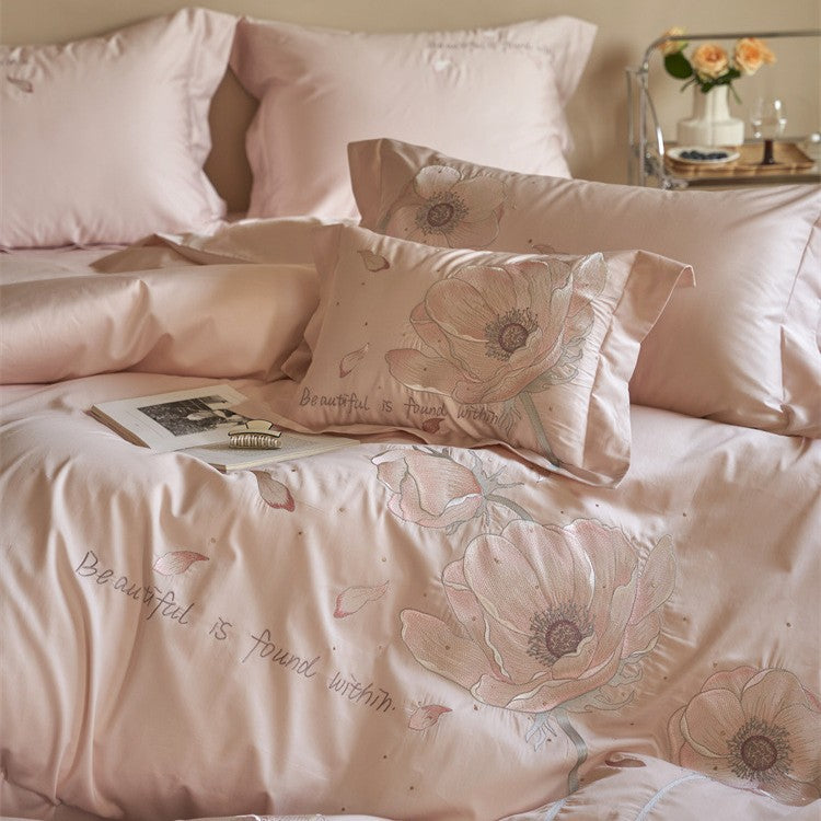 Satin-Bettwäsche-Garnitur mit floraler Relief-Stickerei und samtigem Glanz Karnz