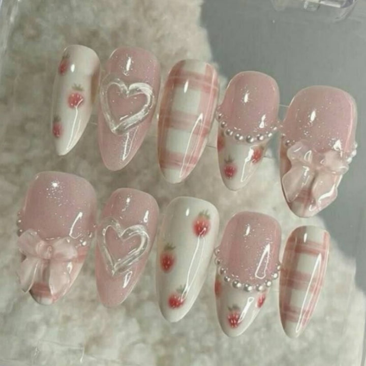 Künstlerisches Floral- und Stern-Applikationen Press-On Nagelset Karnz