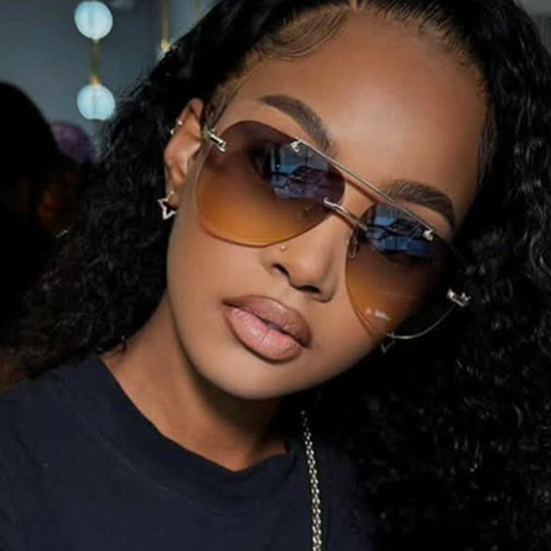 Damen elegante Piloten-Sonnenbrille mit UV-Schutz und reflektierenden Gläsern Karnz