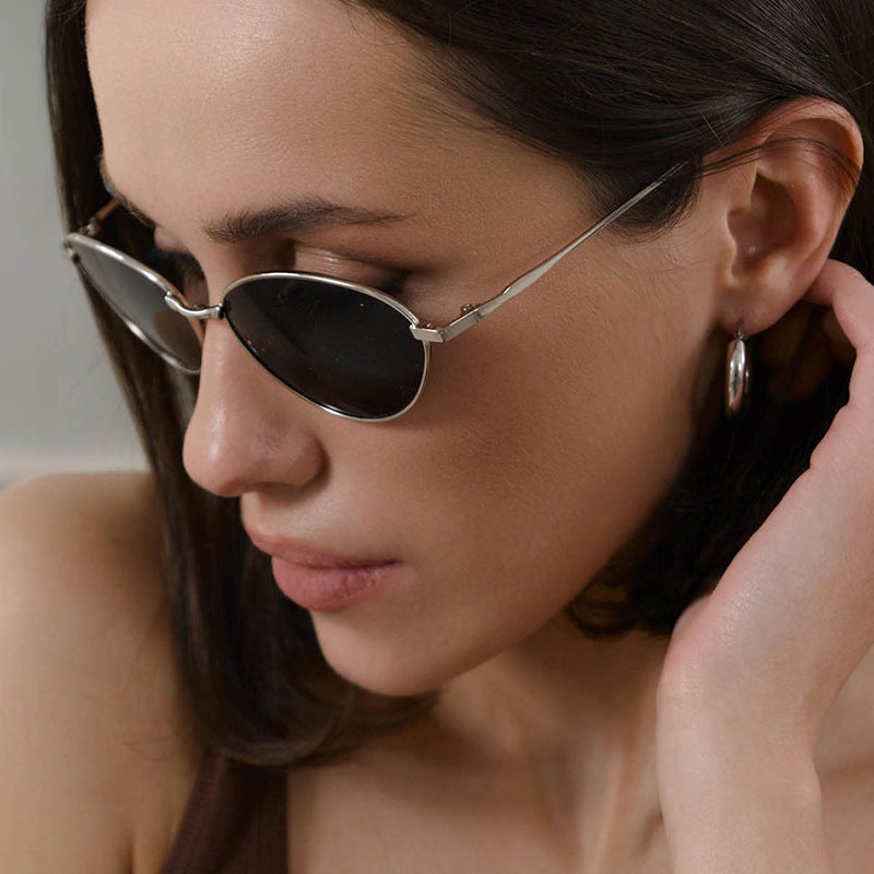 Damen modische Sonnenbrille im eleganten Ovaldesign Karnz