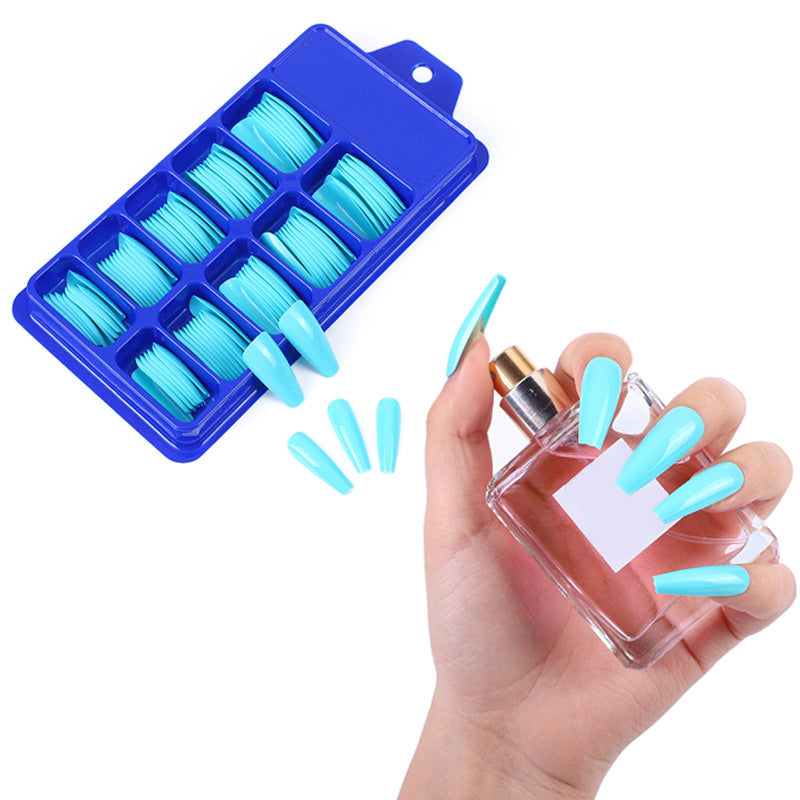 Kunstnägel Set mit verschiedenen stylischen Formen Karnz