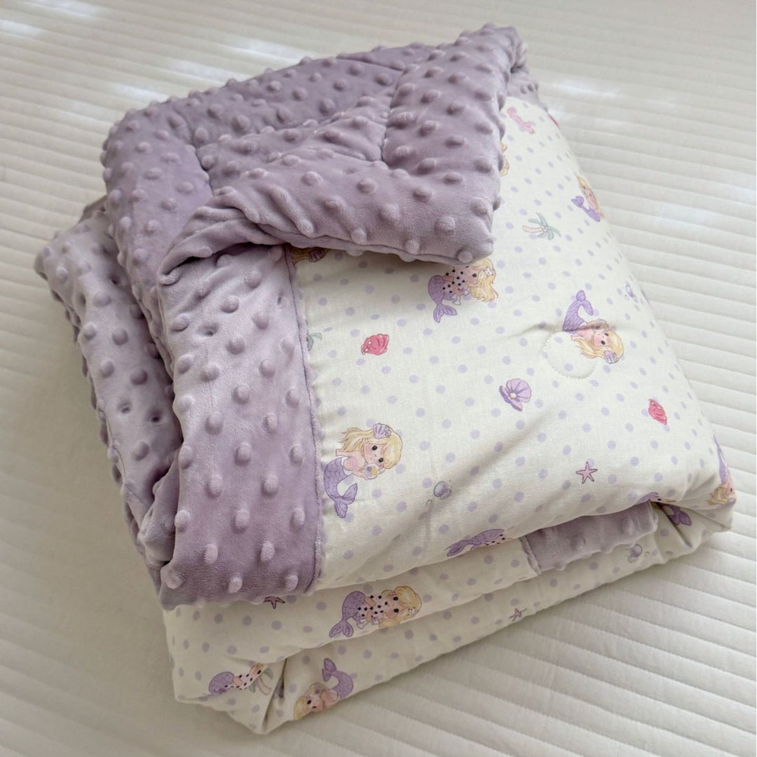 Wendbare Minky Dot Babydecke mit Baumwoll-Teddy-Druck und gestepptem Futter