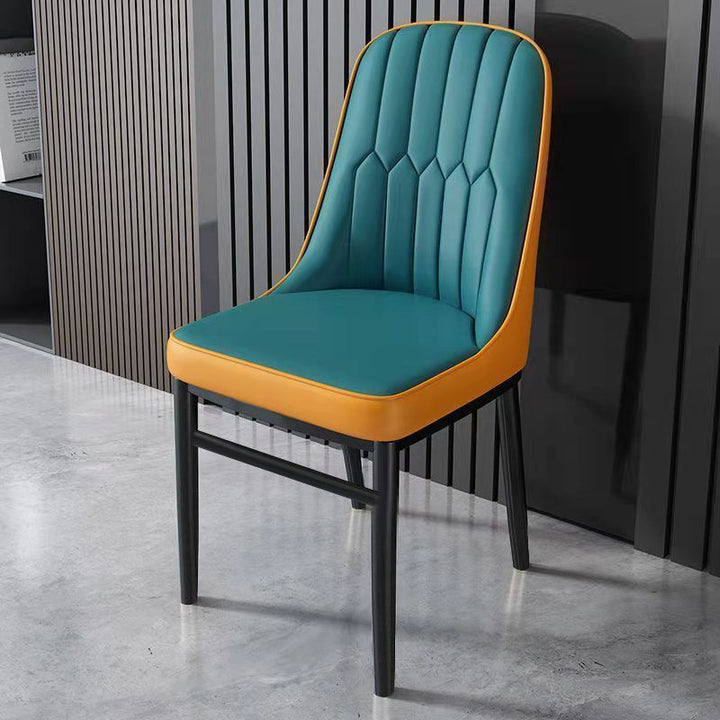Designstuhl mit ergonomischer Polsterung Karnz