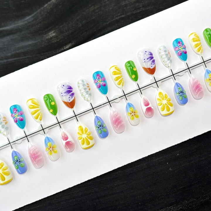 Handwerklich gestaltetes Press-On-Nagelset