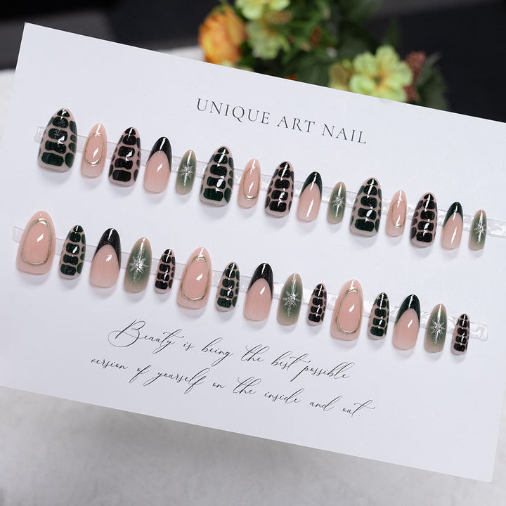 Künstlerisches Stiletto Nageldesign