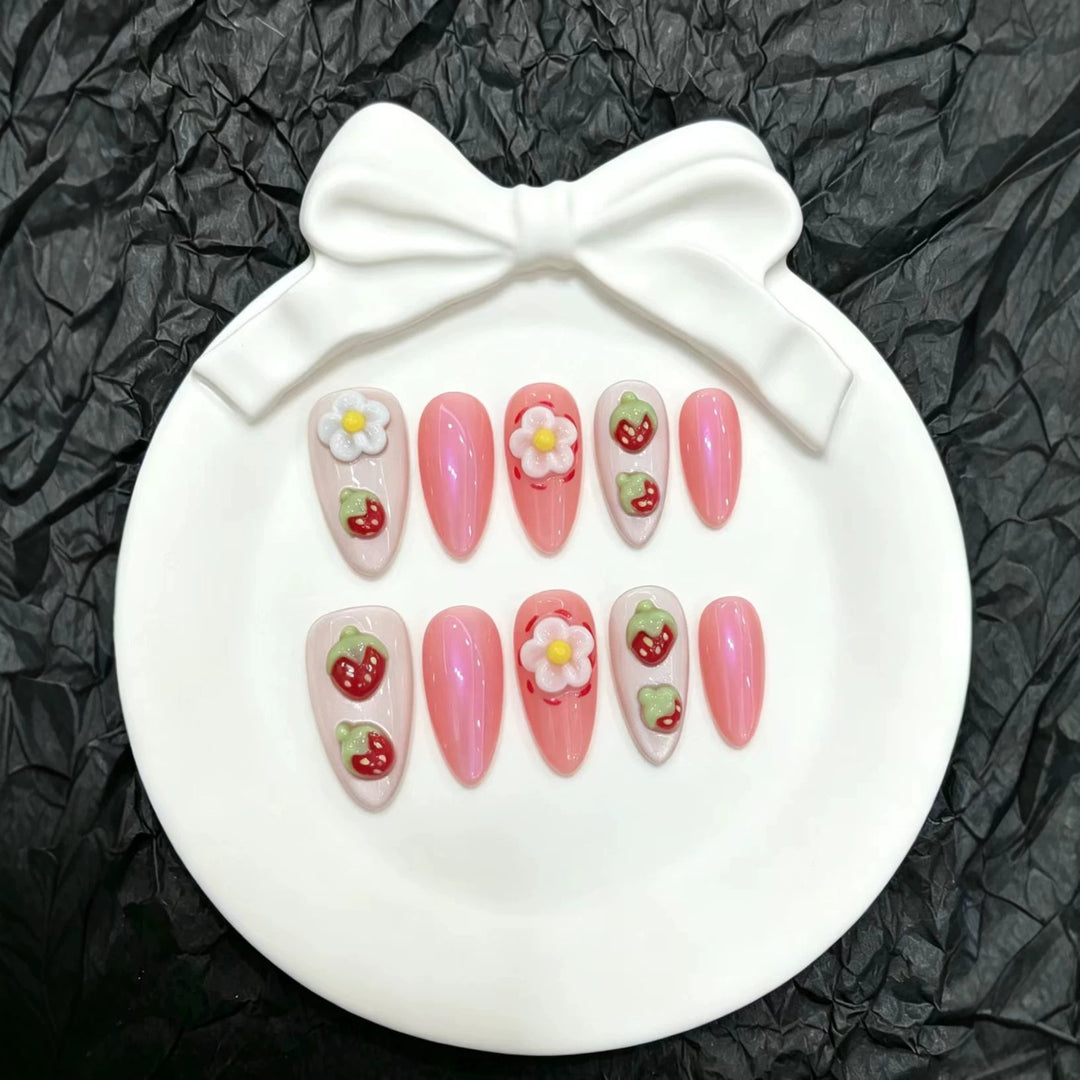 Künstlerisches Erdbeer-Themen Press-On Nagelset