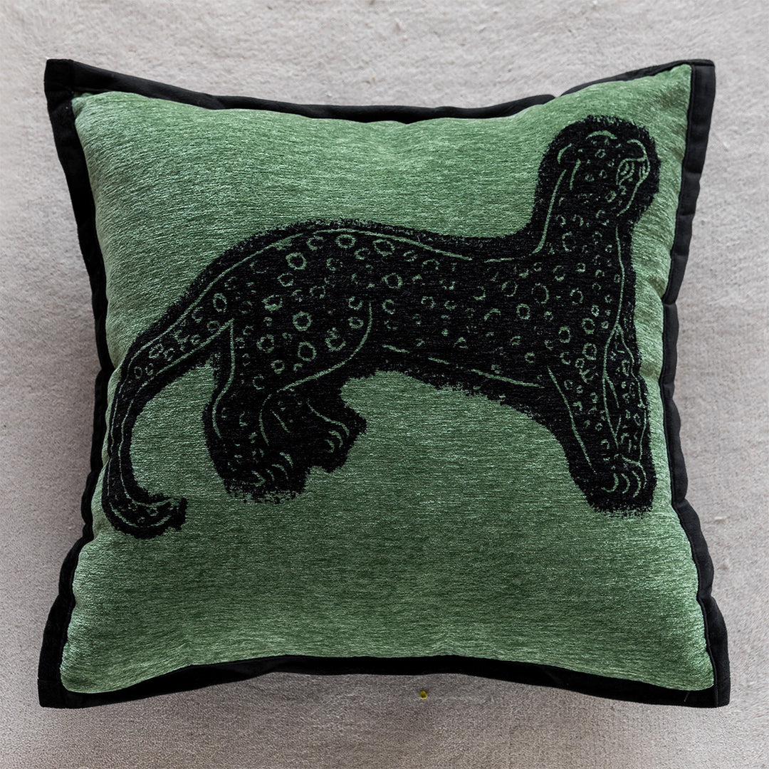 Luxuriöses Kissen mit Pantherdesign