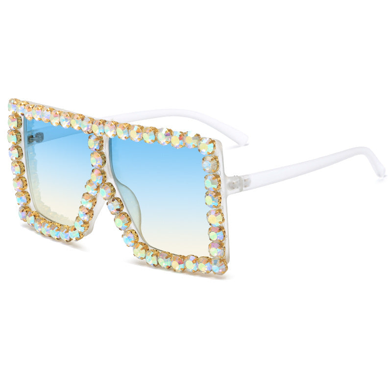 Damen auffällige quadratische Sonnenbrille mit funkelnden Applikationen Karnz