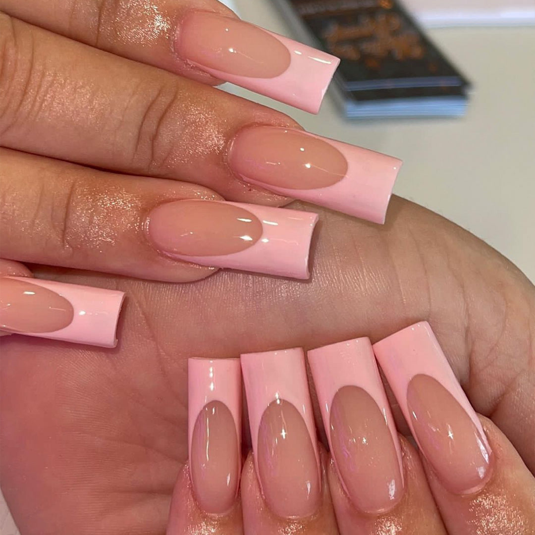Elegantes kristallverziertes Press-On-Nageldesign Karnz