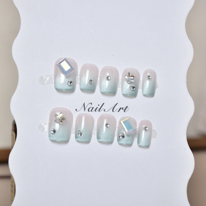 Glitzerndes Press-On Nagelkunst Set Karnz