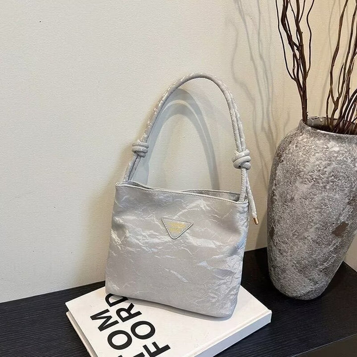 Moderner minimalistischer Eimer Tasche
