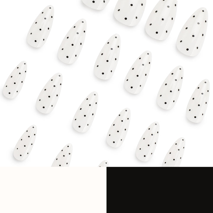 Kunstvolle Nagelverlängerungen mit Polka-Dots Karnz