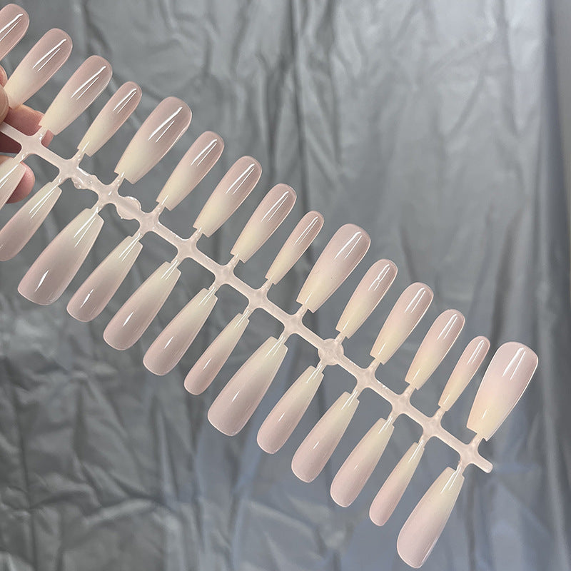 Elegante French Tip Press-On Nagelkollektion Karnz