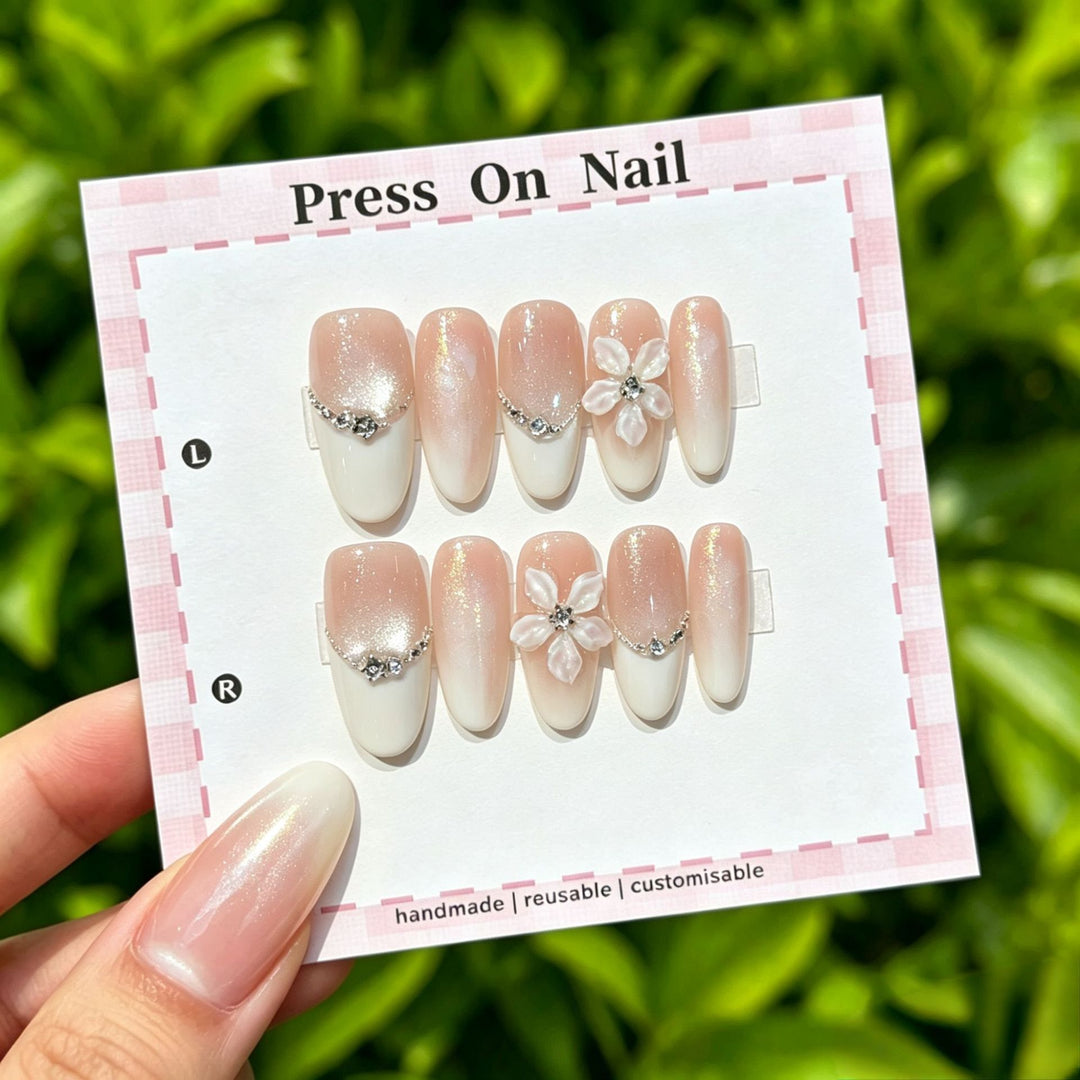 Floral Themed Press-On Nail Art Set