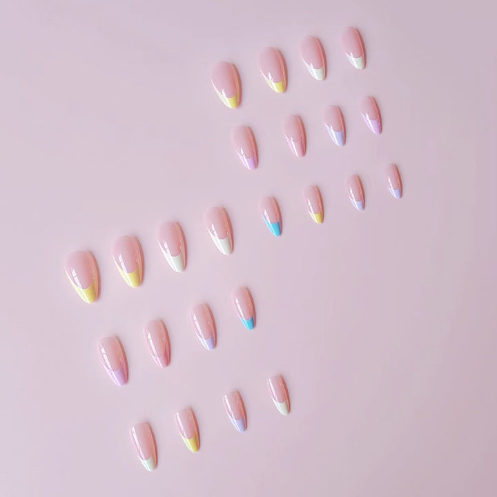 Kunstnagelset im modernen Farbverlauf Design Karnz