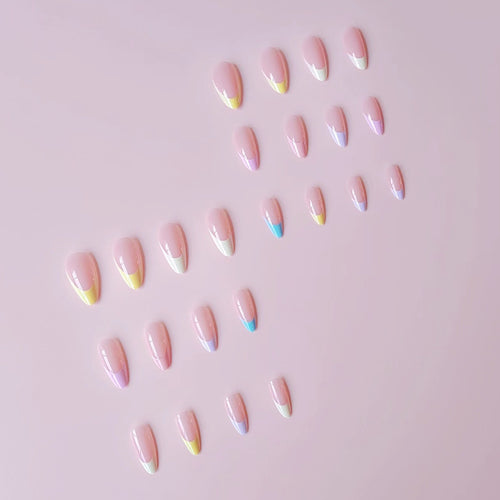 Kunstnagelset im modernen Farbverlauf Design Karnz