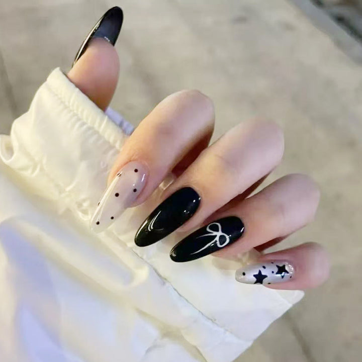 Dekorative Nagelkunst Karnz