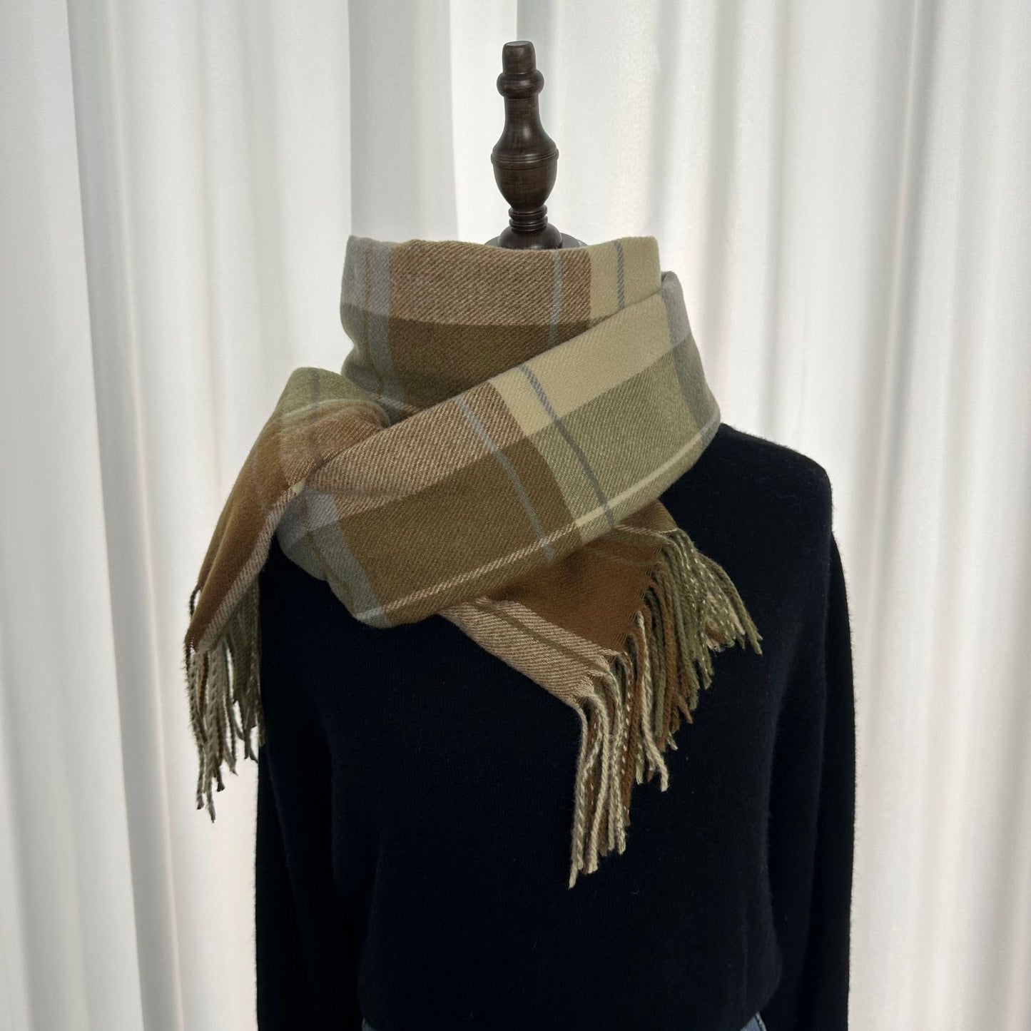 Damen Modischer Karoschal aus weichem Material Karnz