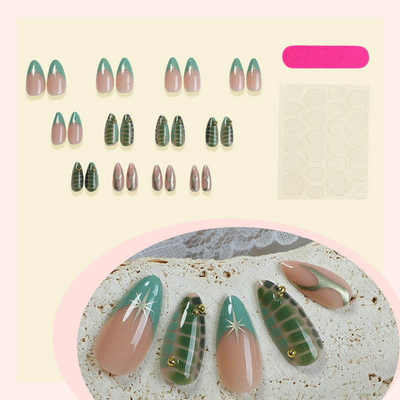 Dekorativer Press-On-Nagelset mit einzigartigen Blatt- und Ombre-Designs Karnz