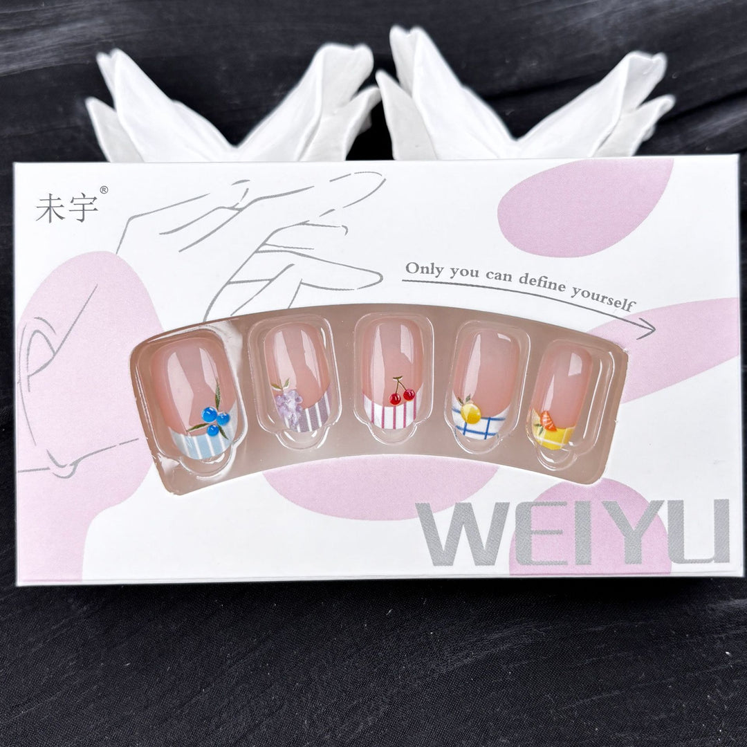 Verspielt florales Nagelset zum Aufkleben