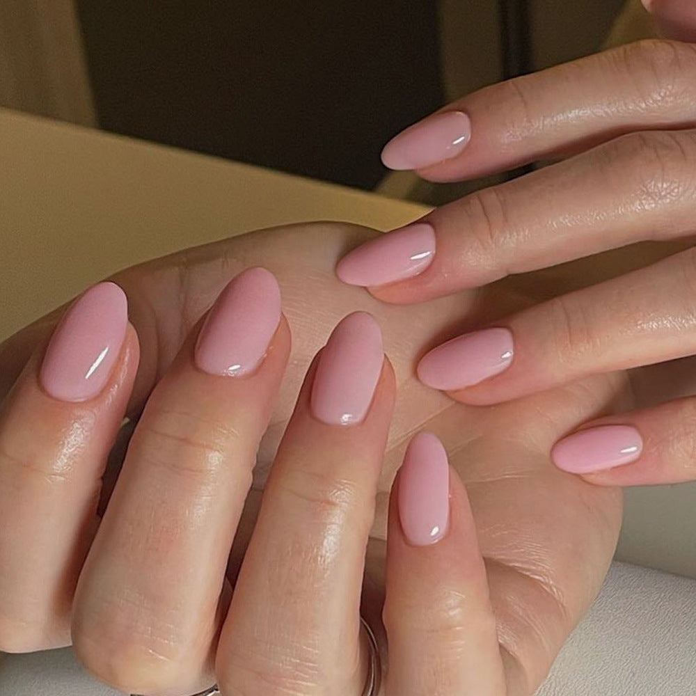 Elegante Kunstnägel mit glossy Oberfläche Karnz