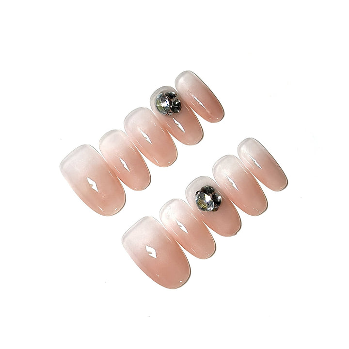 Elegantes Ombre Press-On Nagelset mit Edelsteinakzenten