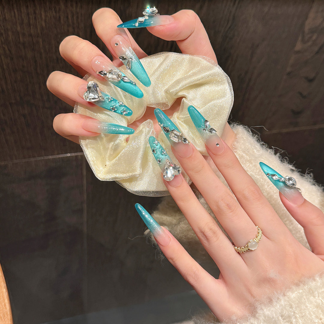 Glamouröse mit Strass verzierte Press-On Nägel