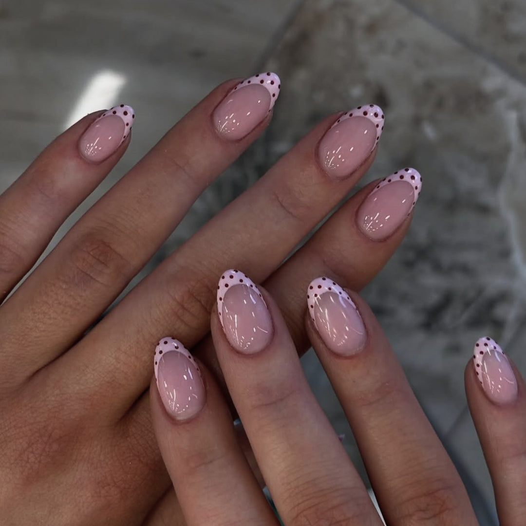 Glamouröse Stiletto-Nägel mit elegantem Sternen-Design Karnz