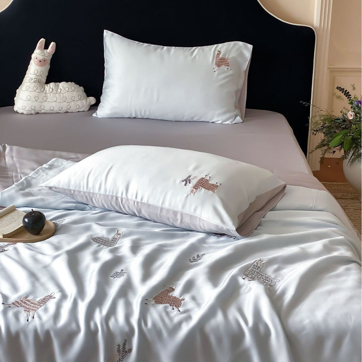 Satin-Bettwäsche-Set mit feiner Lama-Stickerei