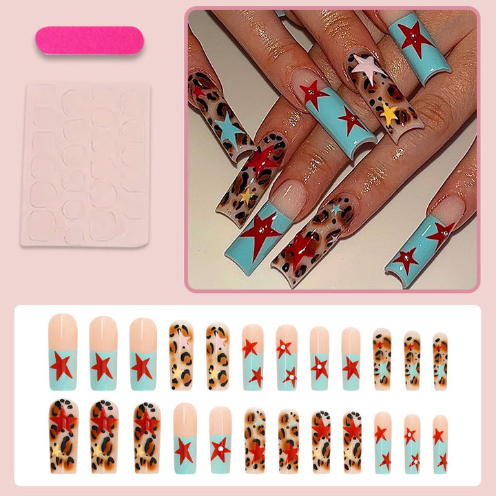 Kunstnagelset mit trendigem Leoparden- und Sternendesign Karnz