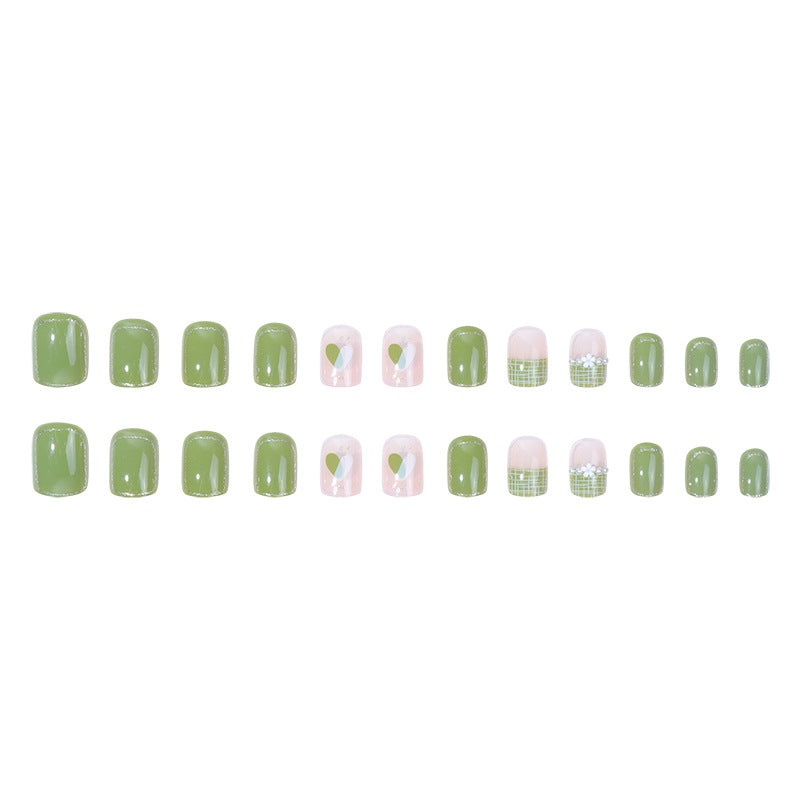 Künstlerisches Press-On-Nagelset mit floralem und glänzendem Design Karnz