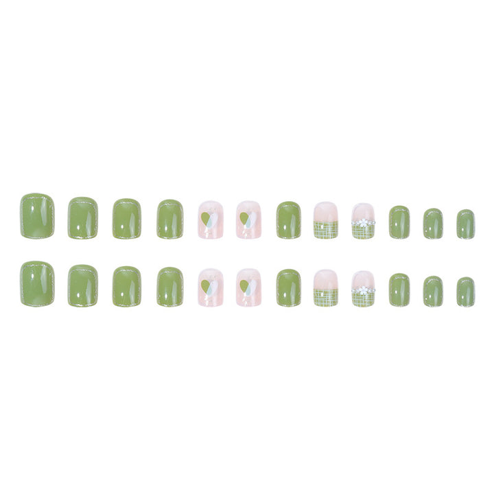 Künstlerisches Press-On-Nagelset mit floralem und glänzendem Design Karnz