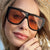 Damen quadratische Sonnenbrille mit markantem Gestell Karnz