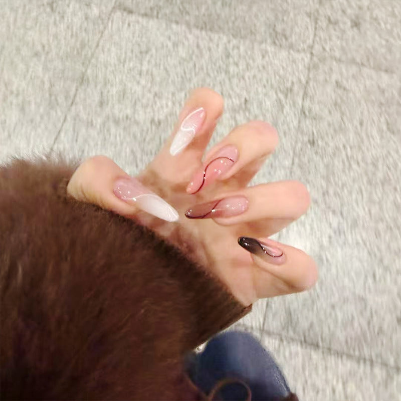 Dekorative Nagelkunst Karnz