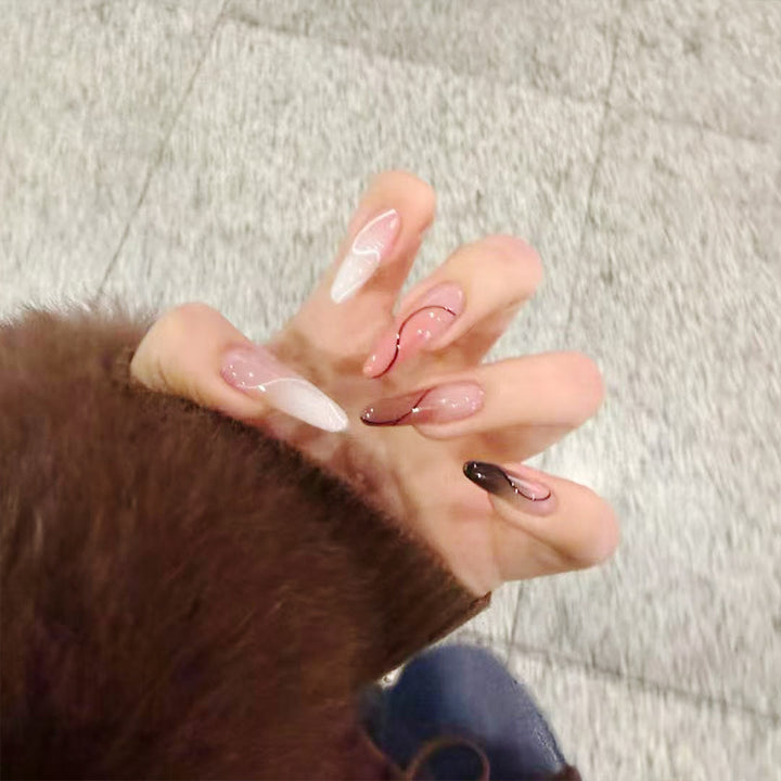 Dekorative Nagelkunst Karnz