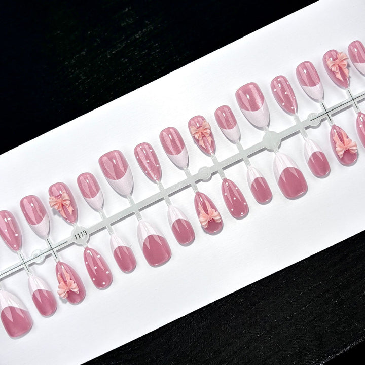 Elegantes Florales Nagelkunst Press-On Set