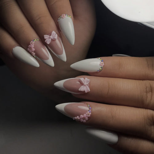 Glamouröses Stiletto Nagelkunstdesign Karnz