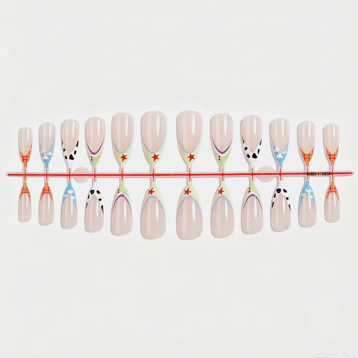Kreatives Kunstnagelset mit bunten Designs Karnz