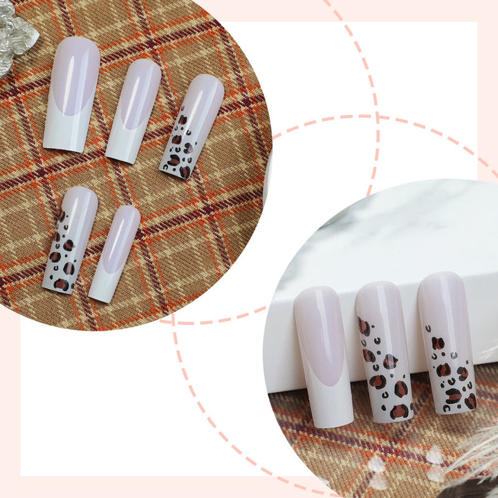 Künstlerisches Press-On-Nagelset mit stilvollem Tierdruckdesign Karnz