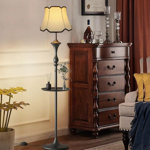 Klassische Stehlampe