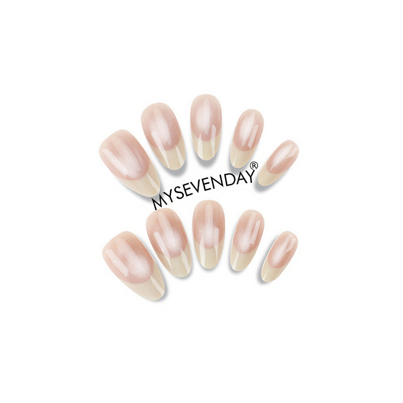 Elegante Press-On Nagelset mit French Tip Design Karnz