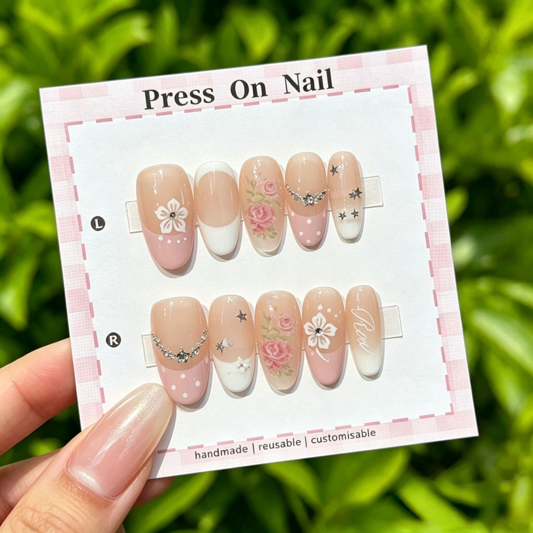 Handgefertigtes Floral Press-On-Nagelset