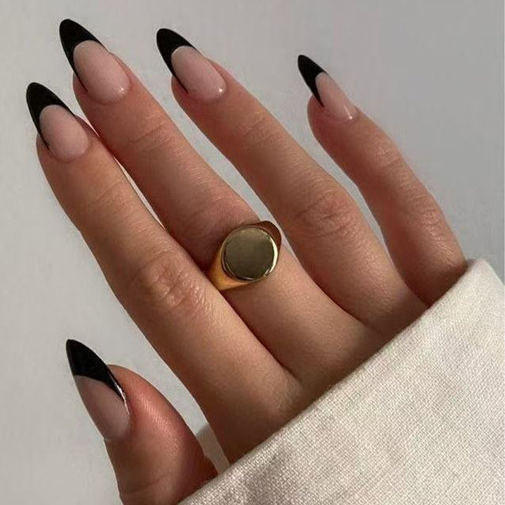 Elegante Stiletto French Tip Press-On Nägel Karnz