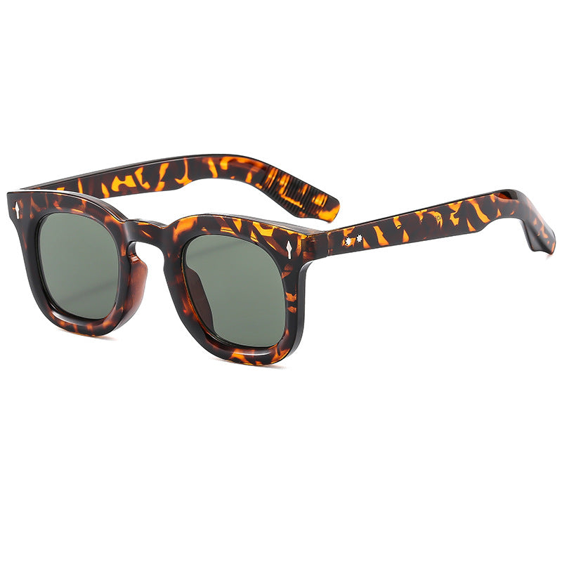 Damen Modische Sonnenbrille im hochqualitativen Design Karnz