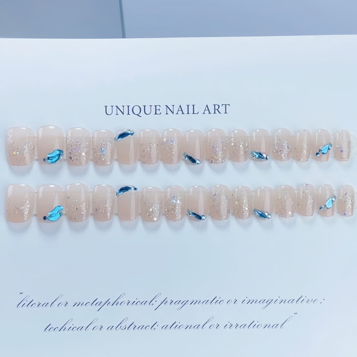 Künstlerisches dekoratives Press-On-Nagelset Karnz