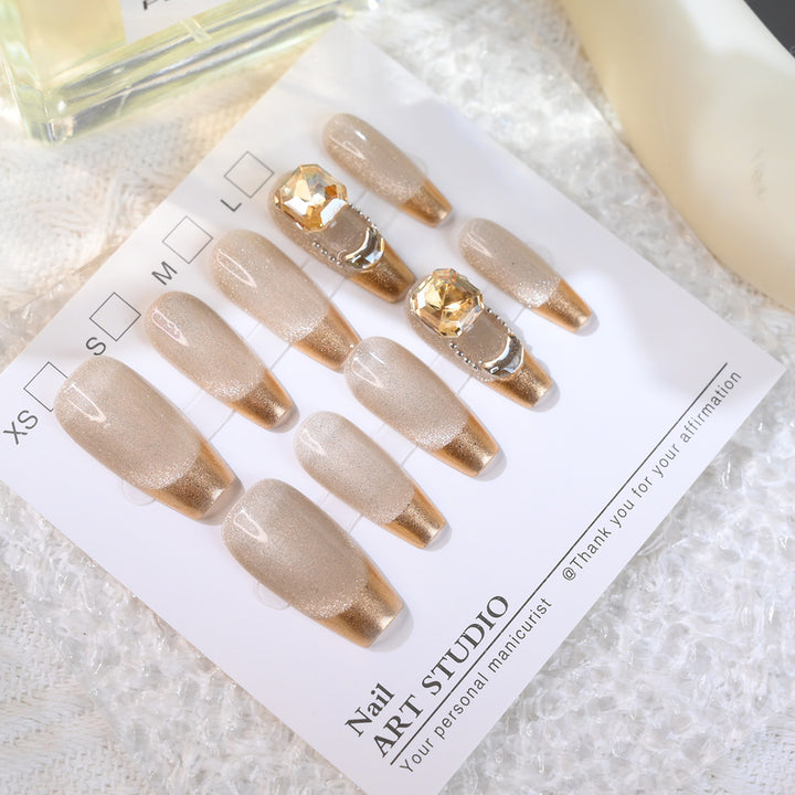 Premium Dekorativer Druck-On-Nagelset Karnz