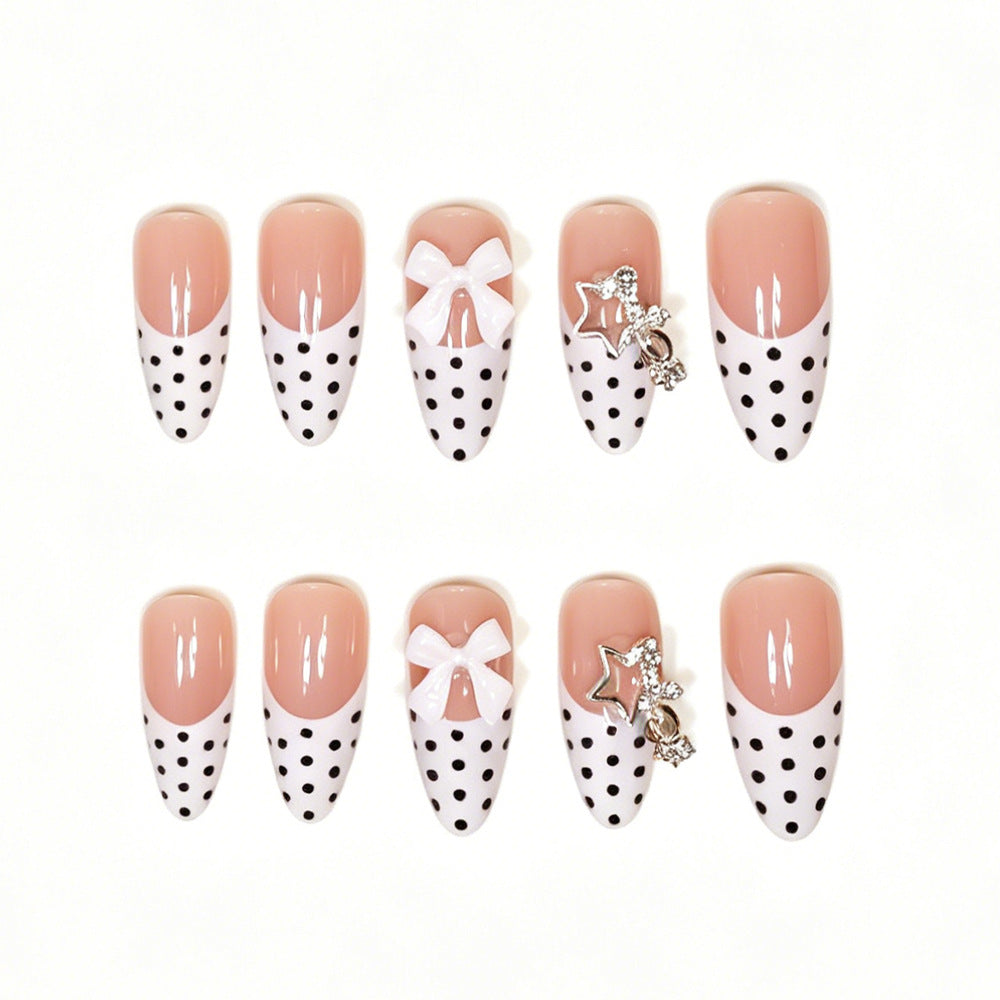 Elegante Stiletto Press-On Nagelkunst Tipps Karnz